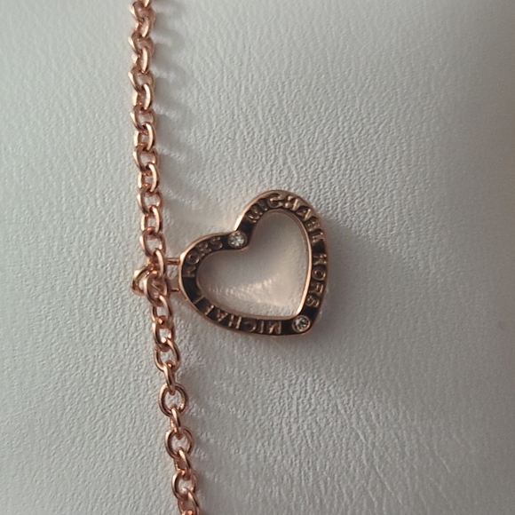 Michael Kors Charm Bracelet in rose gold - Picture 3 of 5